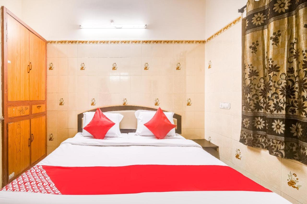 OYO spot on 63027 Slv Residency Hotell Tirupati Eksteriør bilde